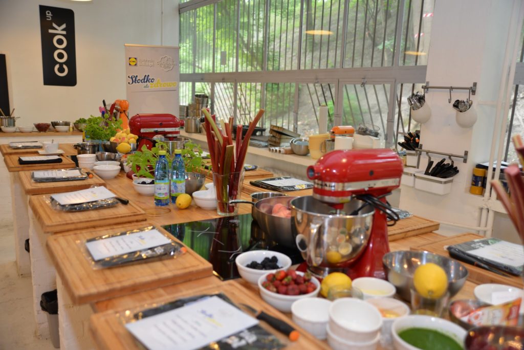 fot. Lidl Warsztaty cukiernicze z Pawłem Małeckim_19 06 2015 (4)